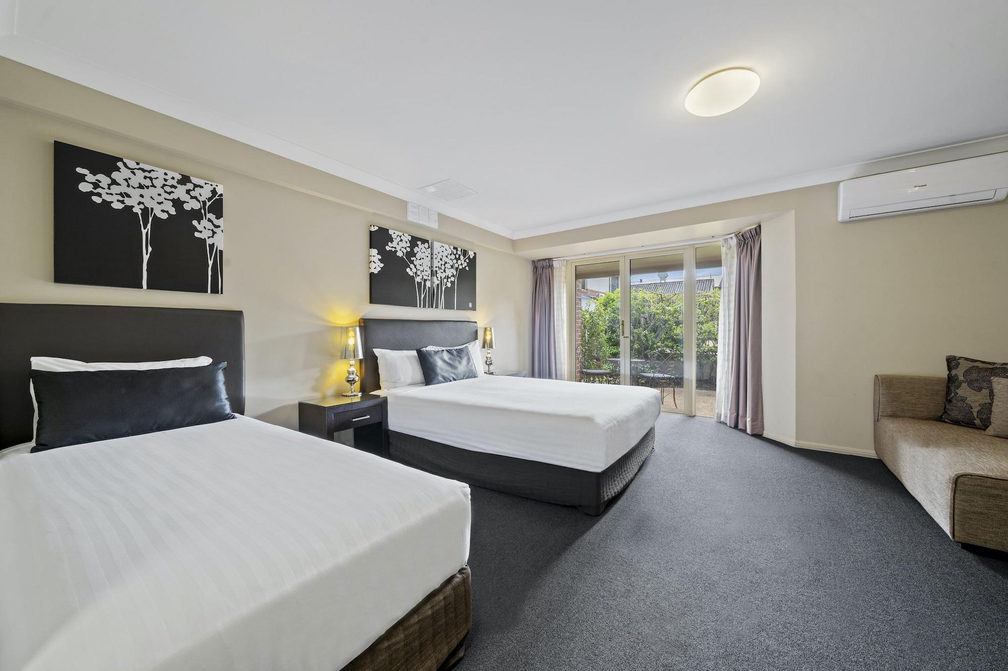 Ambassador On Ruthven Motel Toowoomba Exterior photo