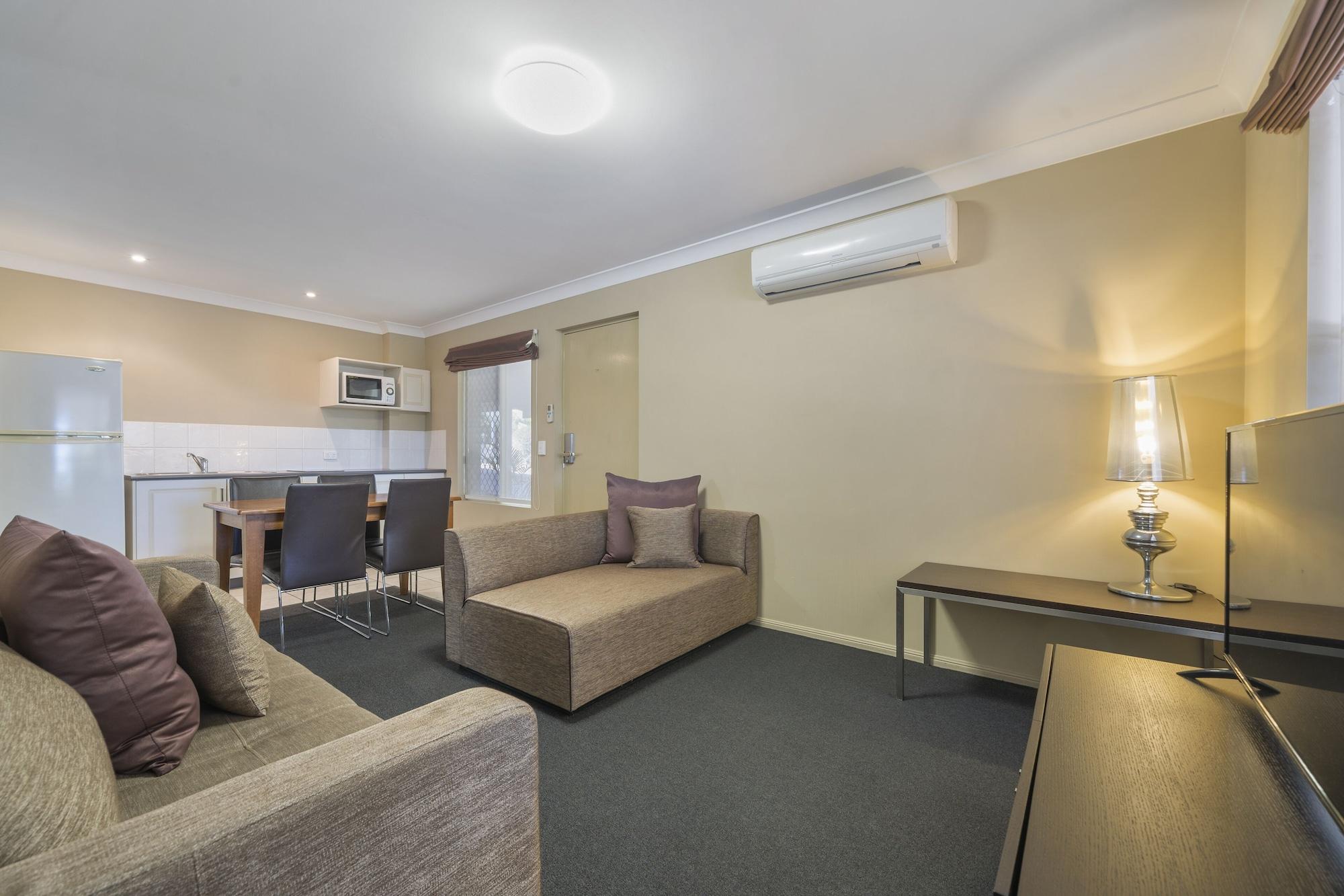 Ambassador On Ruthven Motel Toowoomba Exterior photo