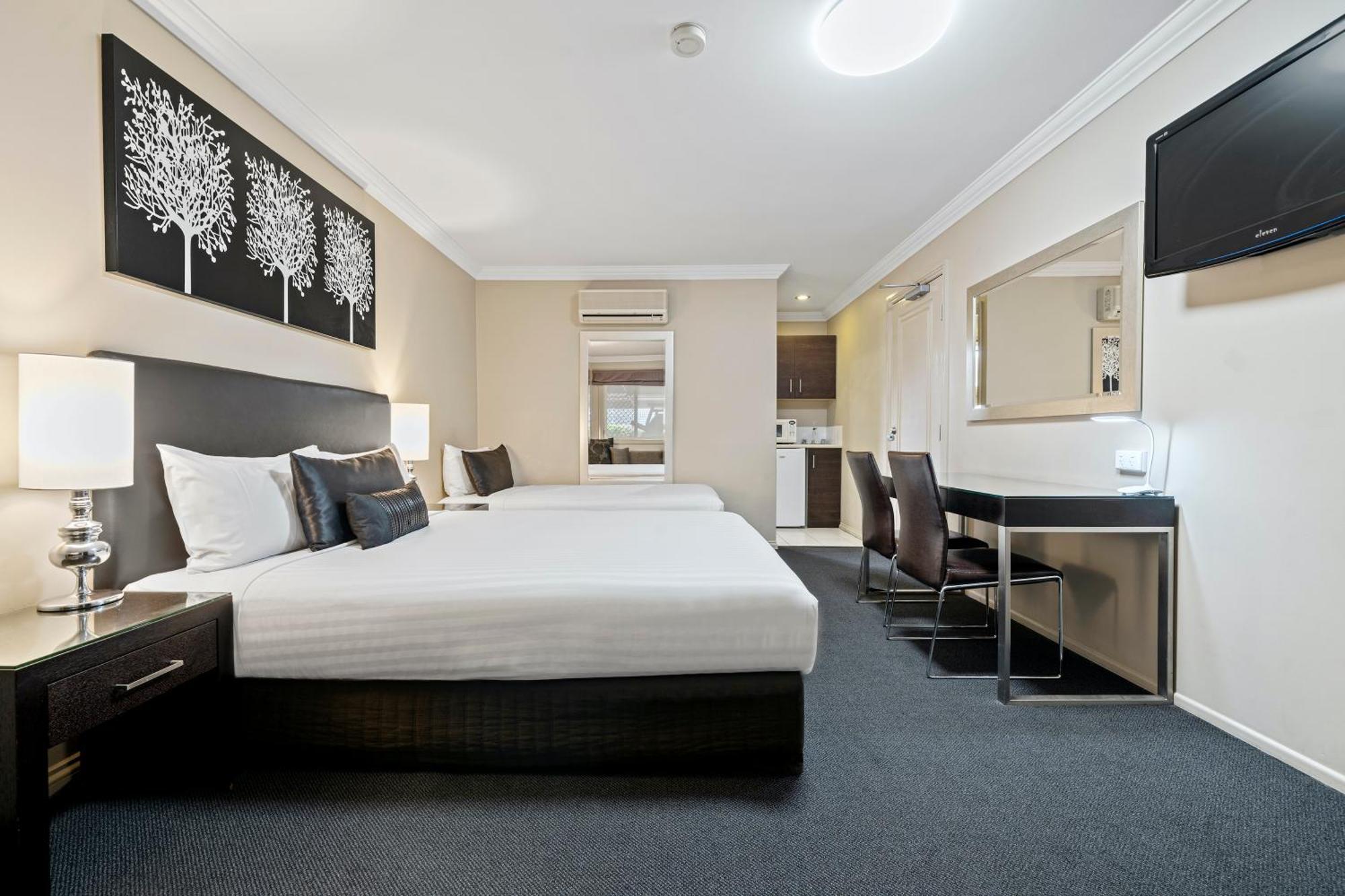 Ambassador On Ruthven Motel Toowoomba Room photo